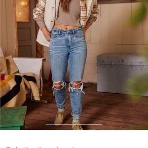 American Eagle strigid ripped mom jeans. Worn once. Size 14.